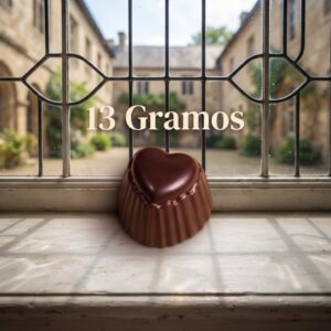 Moldes para Chocolate de Policarbonato Cereza Corazón 13g Cavidades: 32 Material: Policarbonato Grado Alimenticio Peso: 13 g Ancho: 29 mm Largo: 30 mm Alto: 21 mm