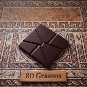 Moldes para Chocolate de Policarbonato Barra Mosaico 80g Cavidades: 2 Material: Policarbonato Grado Alimenticio Peso: 80 g Ancho: 74 mm Largo: 78 mm Alto: 12 mm