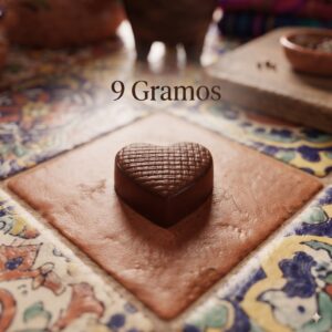 Moldes para Chocolate de Policarbonato Corazón Tejido 9g Cavidades: 21 Material: Policarbonato Grado Alimenticio Peso: 9 g Ancho: 26 mm Largo: 29 mm Alto: 13 mm