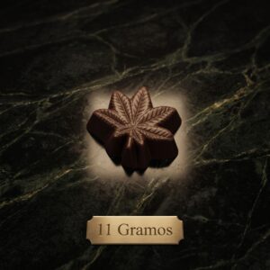 Moldes para Chocolate de Policarbonato Hoja Cannabis 11g Cavidades: 10 Material: Policarbonato Grado Alimenticio Peso: 11 Gramos g Ancho: 40 mm Largo: 41 mm Alto: 10 mm