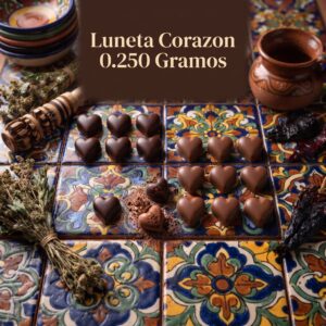 Moldes para Chocolate de Policarbonato Luneta Corazón 0.250g Cavidades: 144 Material: Policarbonato Grado Alimenticio Peso: 0.250 g Ancho: 14 mm Largo: 12 mm Alto: 4 mm